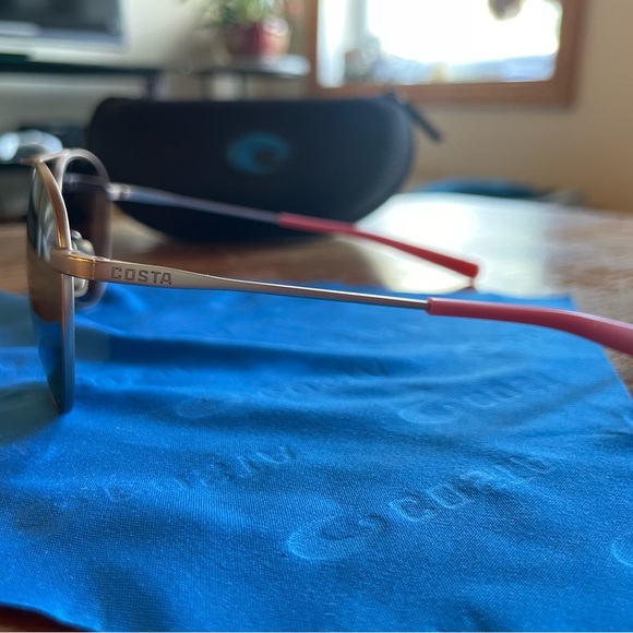 Costa Del Mar brand Women’s polarized aviator style “piper” sunglasses - Picture 6 of 7